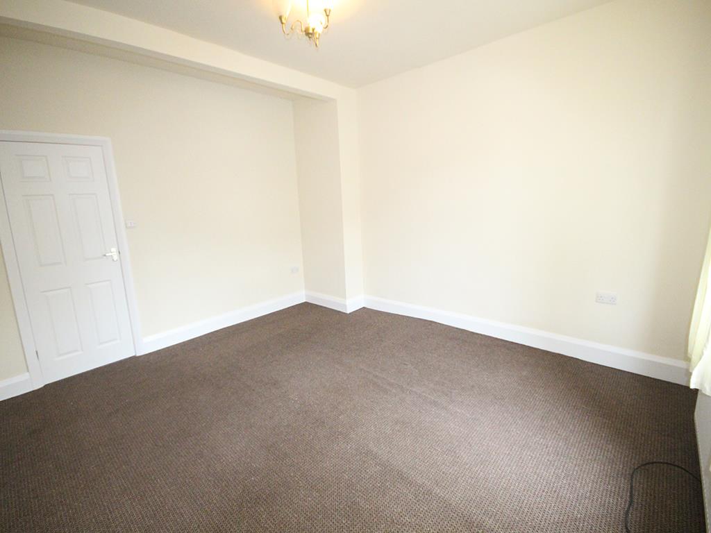 3 bedroom mid terrace house To Let in Barnoldswick - 2015-04-16 09.50.37.jpg